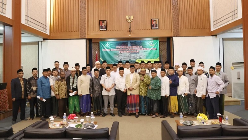 Pj Gubernur Banten Al Muktabar berfoto bersama di Musyawarah Besar VI FSPP Provinsi Banten. (Foto: Repro)