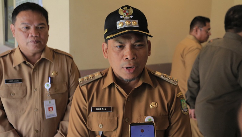 Pj Walikota Tangerang Nurdin berharap para pegawai hewat membelanjakan THR dan TPK. (Foto: Repro)