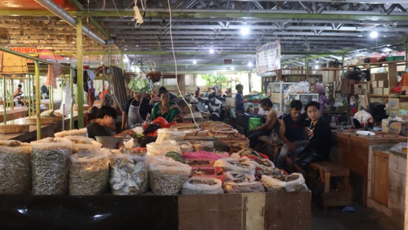 Perumda Pasar NKR siaf pasilitasi pedagang pasar Kutabumi di TPPS. (Foto: Dok Pemkab)