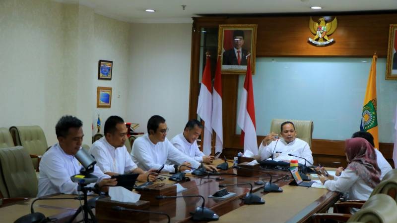 Pj Walikota Tangerang Nurdin menggelar rapat genda pembahasan redistribusi fasilitas sosial dan umum. (Foto: Dok Pemkot)