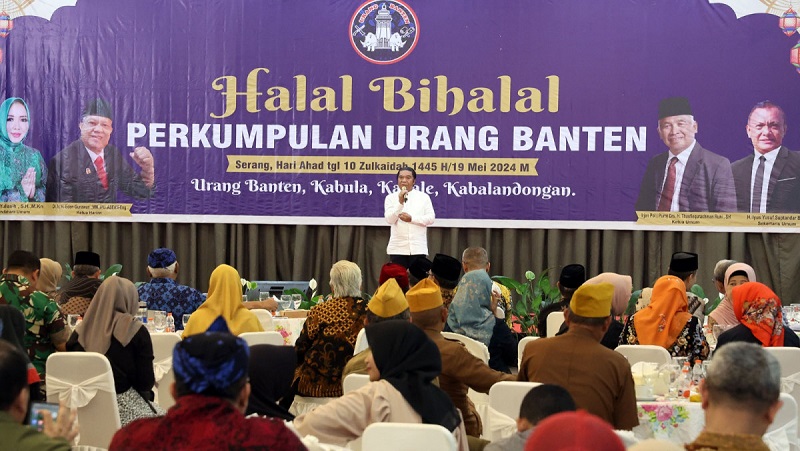 Pj Gubernur Banten Al Muktabar saat menghadiri halal bihalal Perkumpulan Urang Banten (PUB). (Foto. Dok Biro ADPIM dan Protokol)