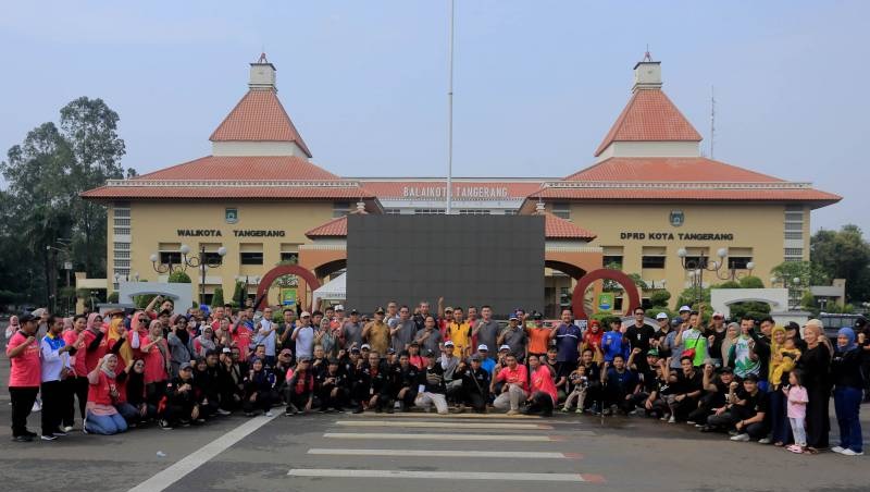 Pj Walikota Tangerang Nurdin bersama jajaran dan perwakila Serikat Pekerja se-Kota Tangerang. (Foto: Dok Pemkot)